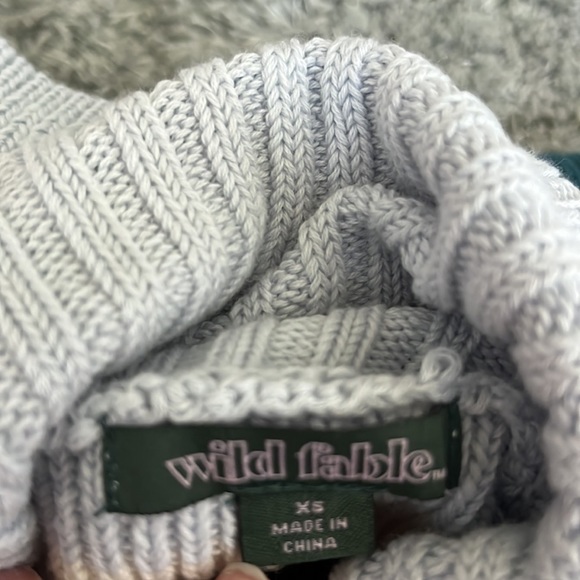 Cropped Sweater - Picture 2 of 2